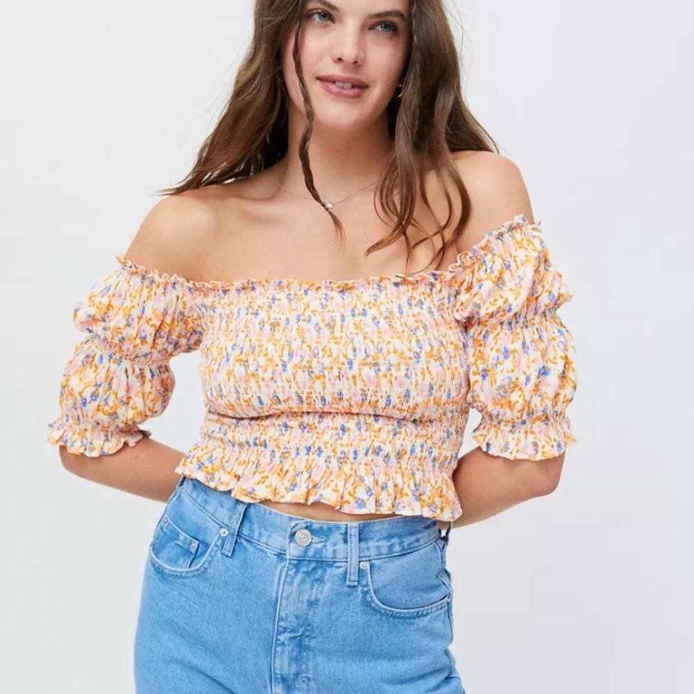 NWT UO Floral Daydreamer Puff Smocked Off-The-Shoulder Blouse Top